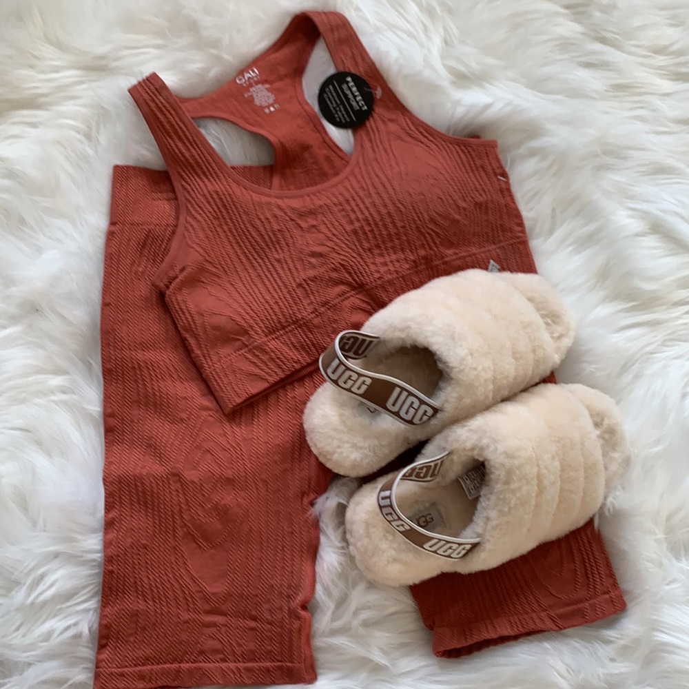 UGG slippers size 5